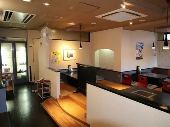 小作の焼肉屋居抜きの内装