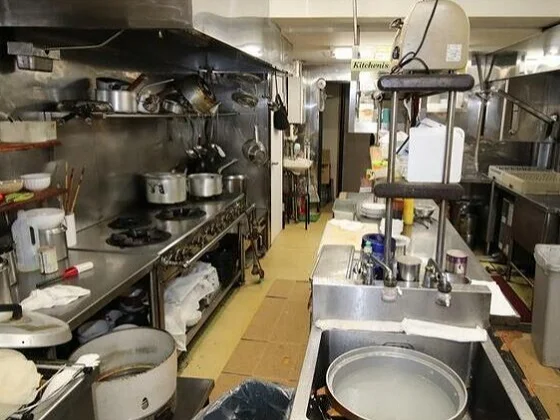 焼肉屋の居抜き物件の厨房