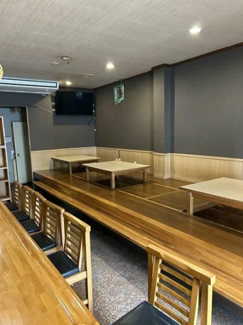 県立大学の居酒屋居抜きの内装