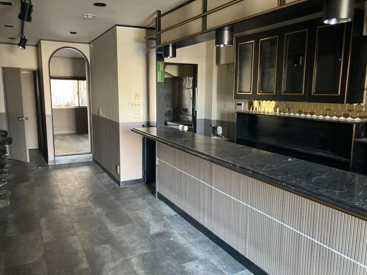 豊四季の居抜き店舗の内装