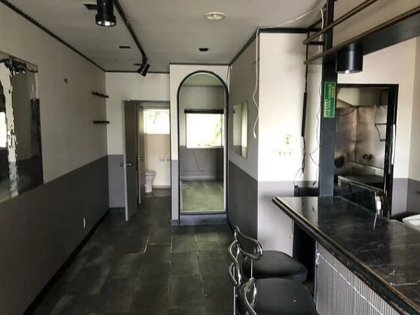 豊四季の居抜き店舗の内装