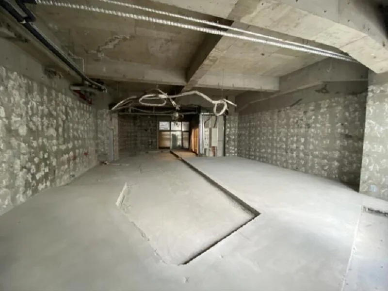 町田のスケルトン店舗物件の内装