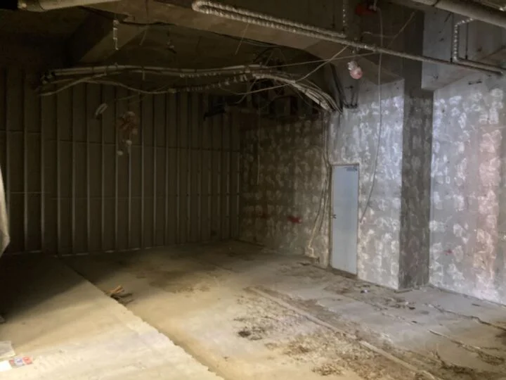 貸店舗(スケルトン)の内装