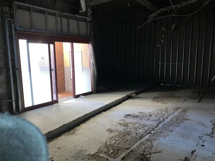 町田のスケルトン店舗物件の内装