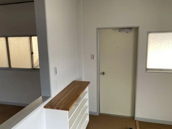 七里の事務所仕様店舗物件の内装