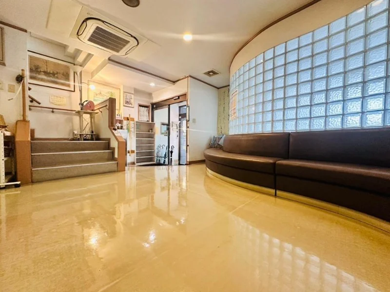 一橋学園の居抜き店舗の内装