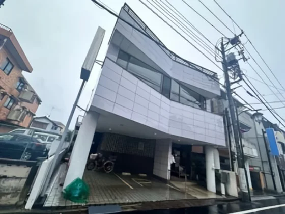 一橋学園の居抜き店舗の外観