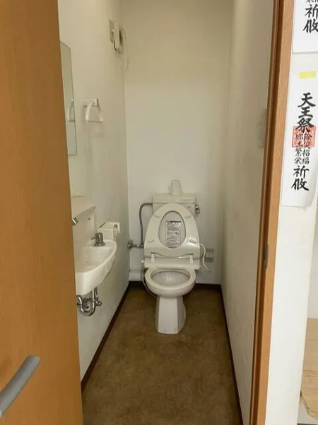 三ノ輪橋の物販居抜きの内装