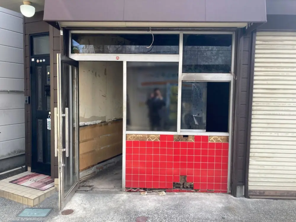 貸店舗(スケルトン)の外観