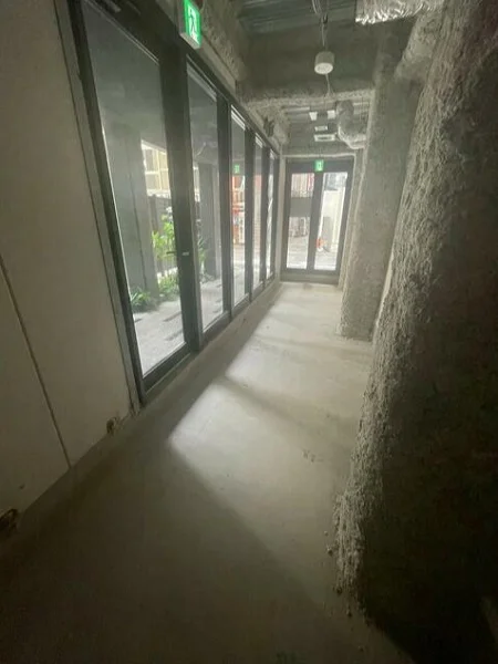 日本橋のスケルトン物件の内装