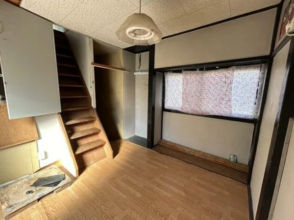 中華料理の居抜き物件の内装