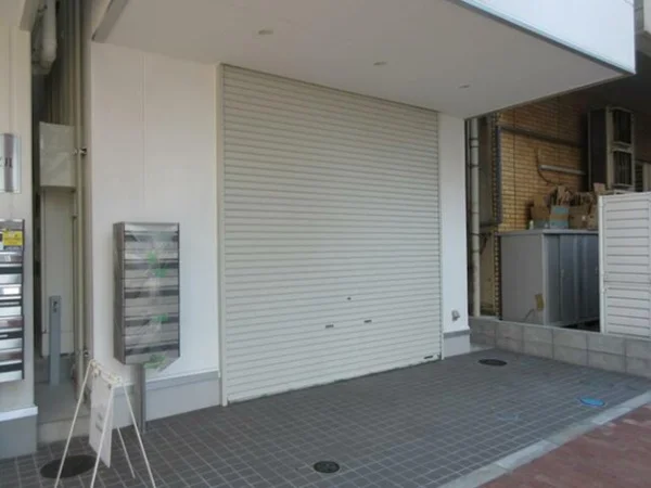 貸店舗(スケルトン)の外観