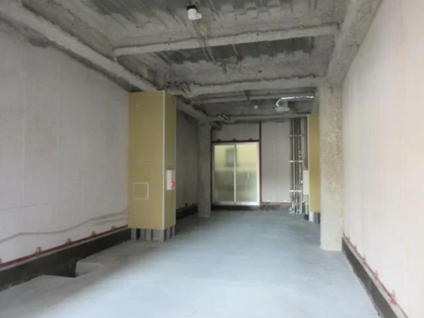 元町・中華街のスケルトン店舗物件の内装