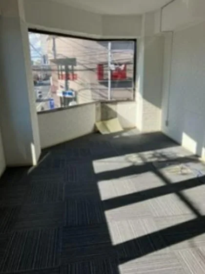 小手指の事務所仕様店舗物件の内装