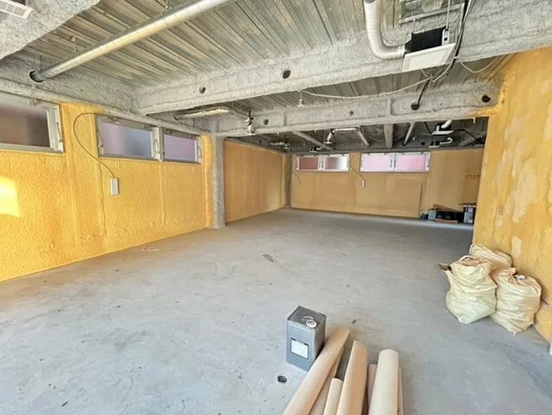 貸店舗(スケルトン)の内装