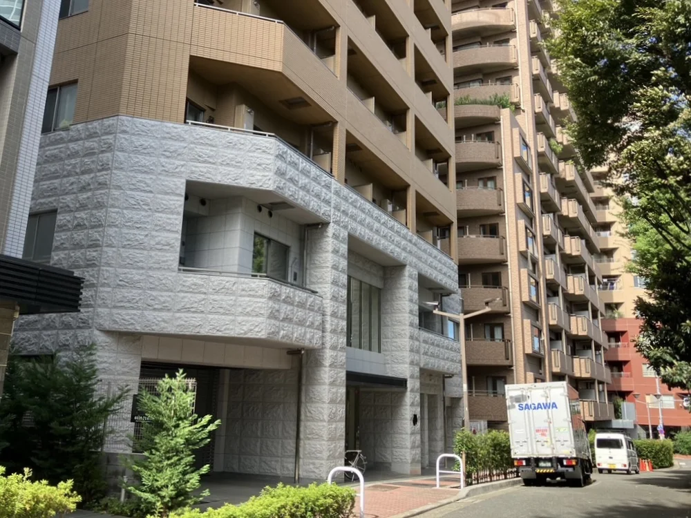 白金台のスケルトン物件の外観