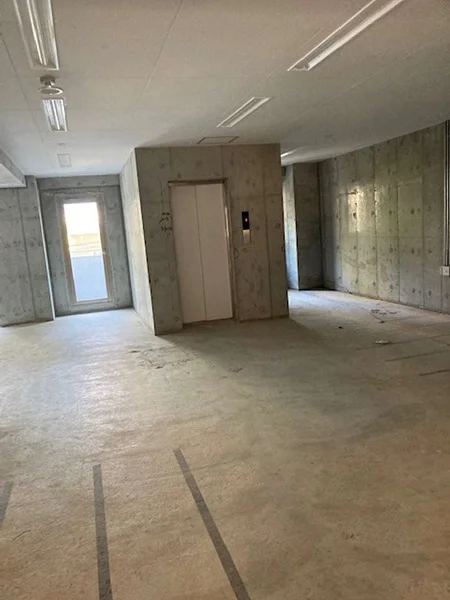 白金台のスケルトン物件の内装