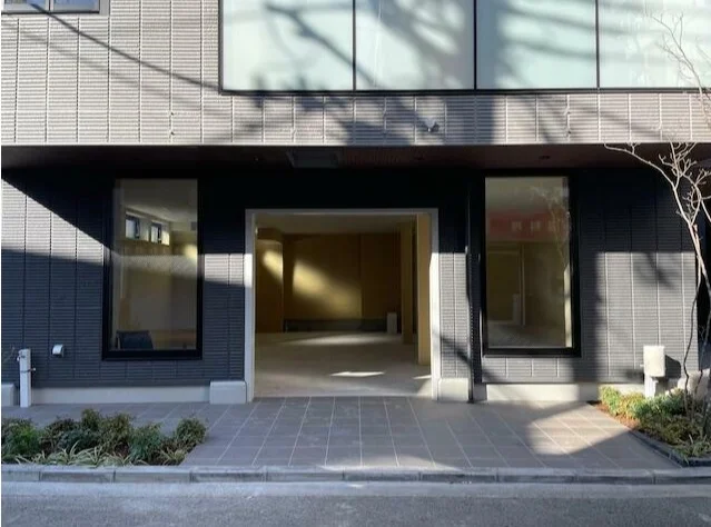 貸店舗(スケルトン)の外観