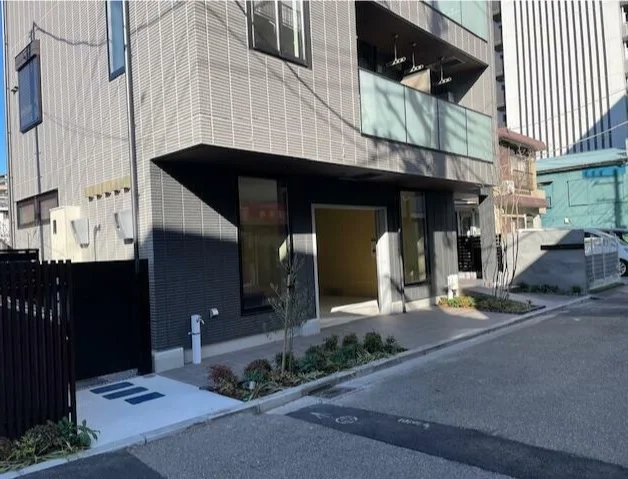 貸店舗(スケルトン)の外観