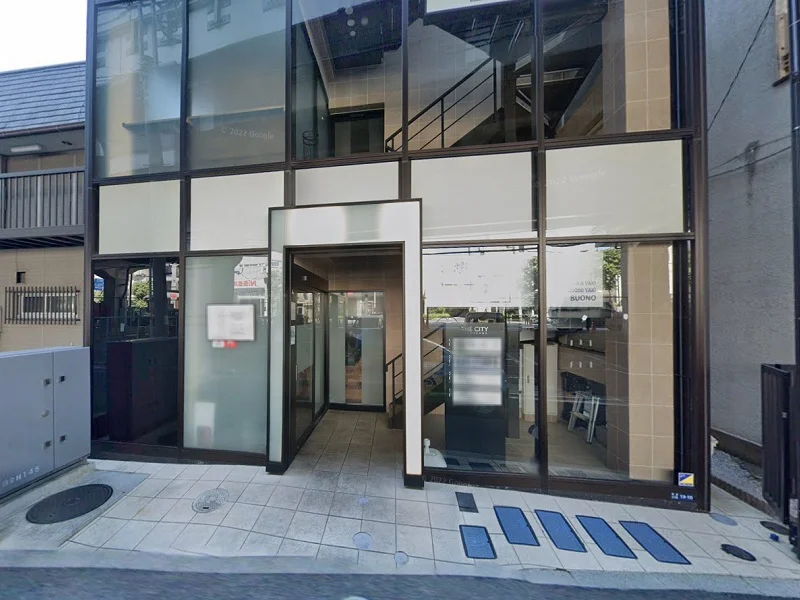 広尾のスケルトン店舗物件の外観