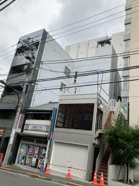 貸店舗(スケルトン)の外観