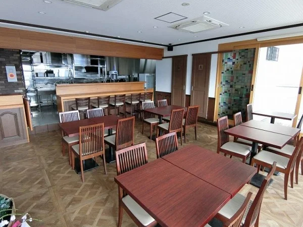 新井薬師前のビストロ・洋食居抜きの内装