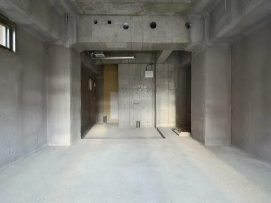 北浦和のスケルトン店舗物件の内装