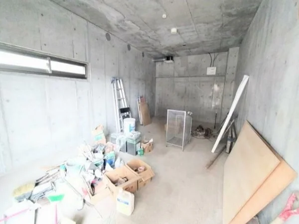 貸店舗(スケルトン)の内装