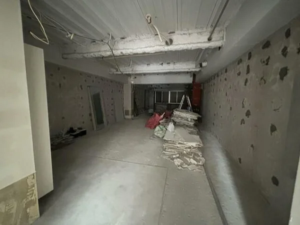 御徒町のスケルトン物件の内装