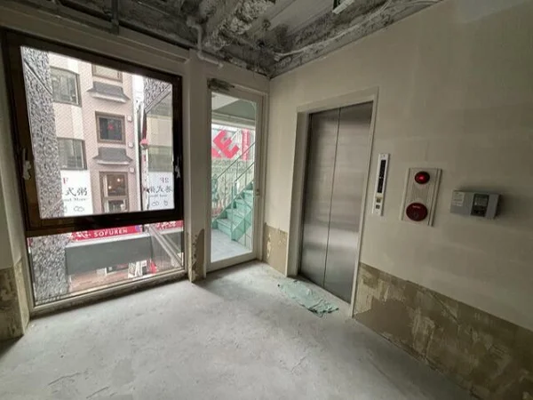 貸店舗(スケルトン)の内装