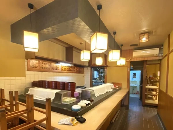 蒲生の寿司居抜きの内装