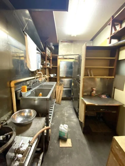 蒲生の居抜き店舗の厨房