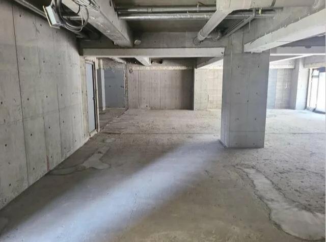 貸店舗(スケルトン)の内装