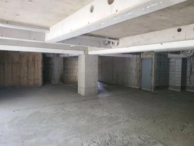 貸店舗(スケルトン)の内装