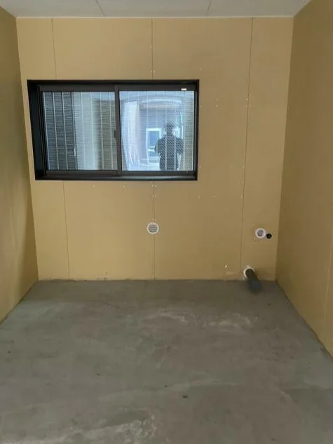 昭島のスケルトン店舗物件の内装