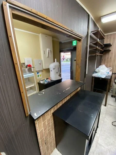 テイクアウトの居抜き物件の内装