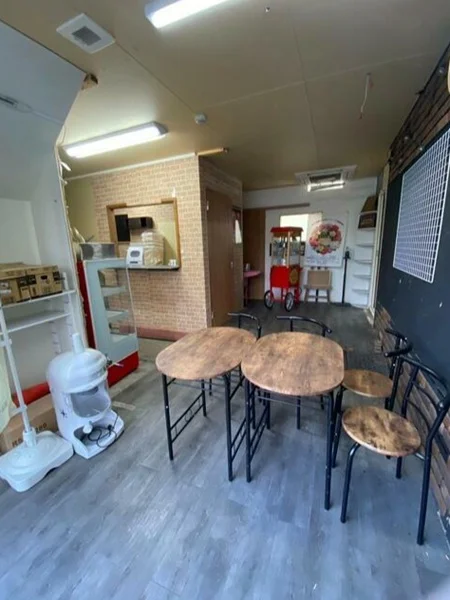 テイクアウトの居抜き物件の内装