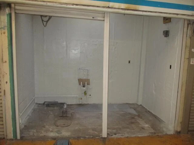 町田のスケルトン店舗物件の外観