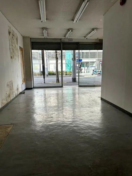 北千住の事務所仕様店舗物件の内装