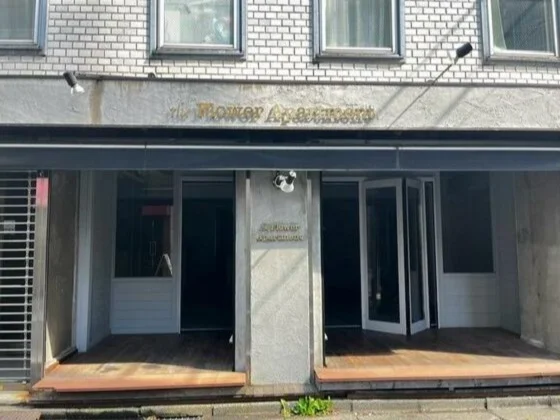 虎ノ門ヒルズのカフェ・喫茶店居抜きのエントランス