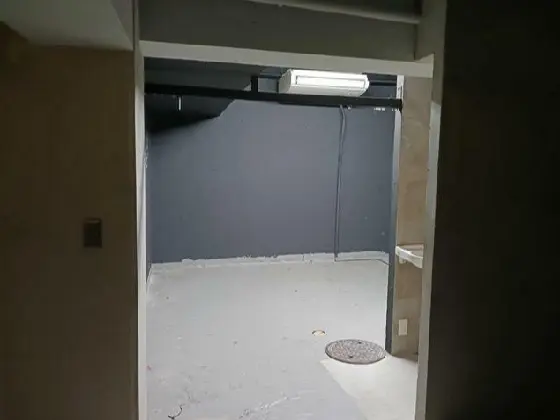 虎ノ門ヒルズの居抜き店舗の内装