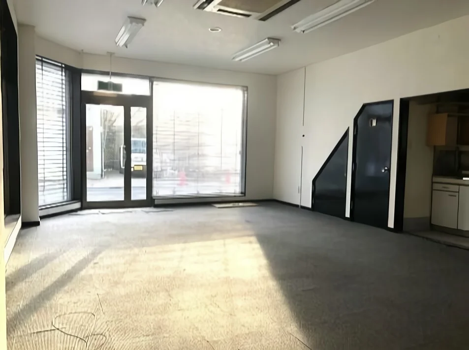 貸店舗(事務所仕様)の内装