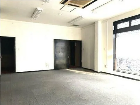 舎人の事務所仕様店舗物件の内装