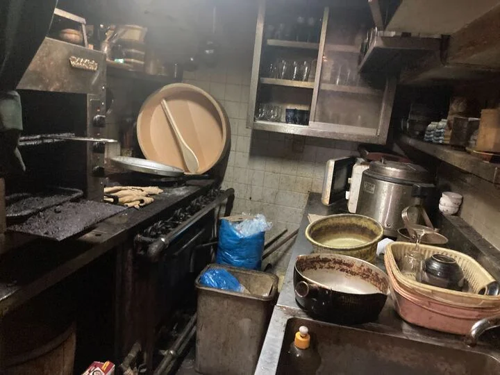 寿司の居抜き物件の厨房