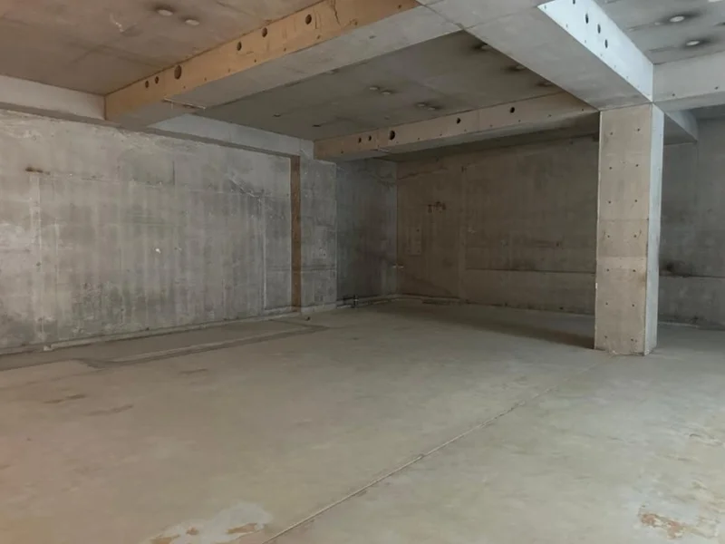 吉祥寺のスケルトン店舗物件の内装