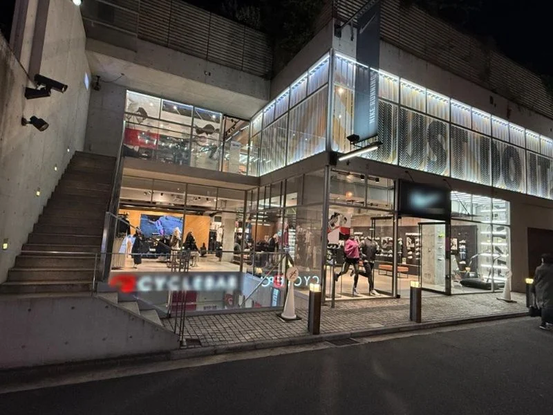 貸店舗(スケルトン)の外観