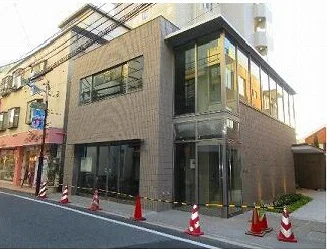 貸店舗(スケルトン)の外観