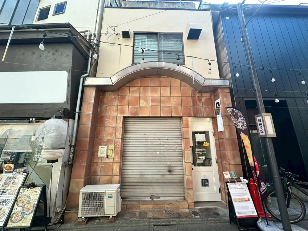 自由が丘のテイクアウト居抜きの共用部