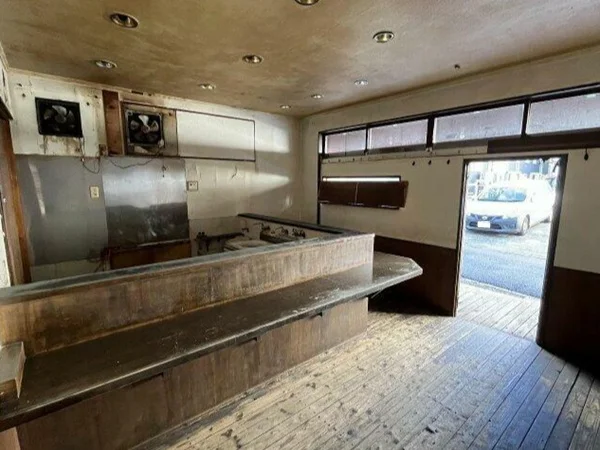 平塚の居抜き店舗の内装