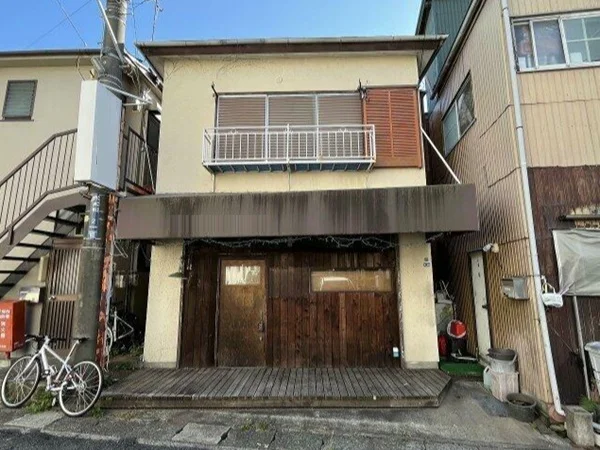 居酒屋の居抜き物件のエントランス